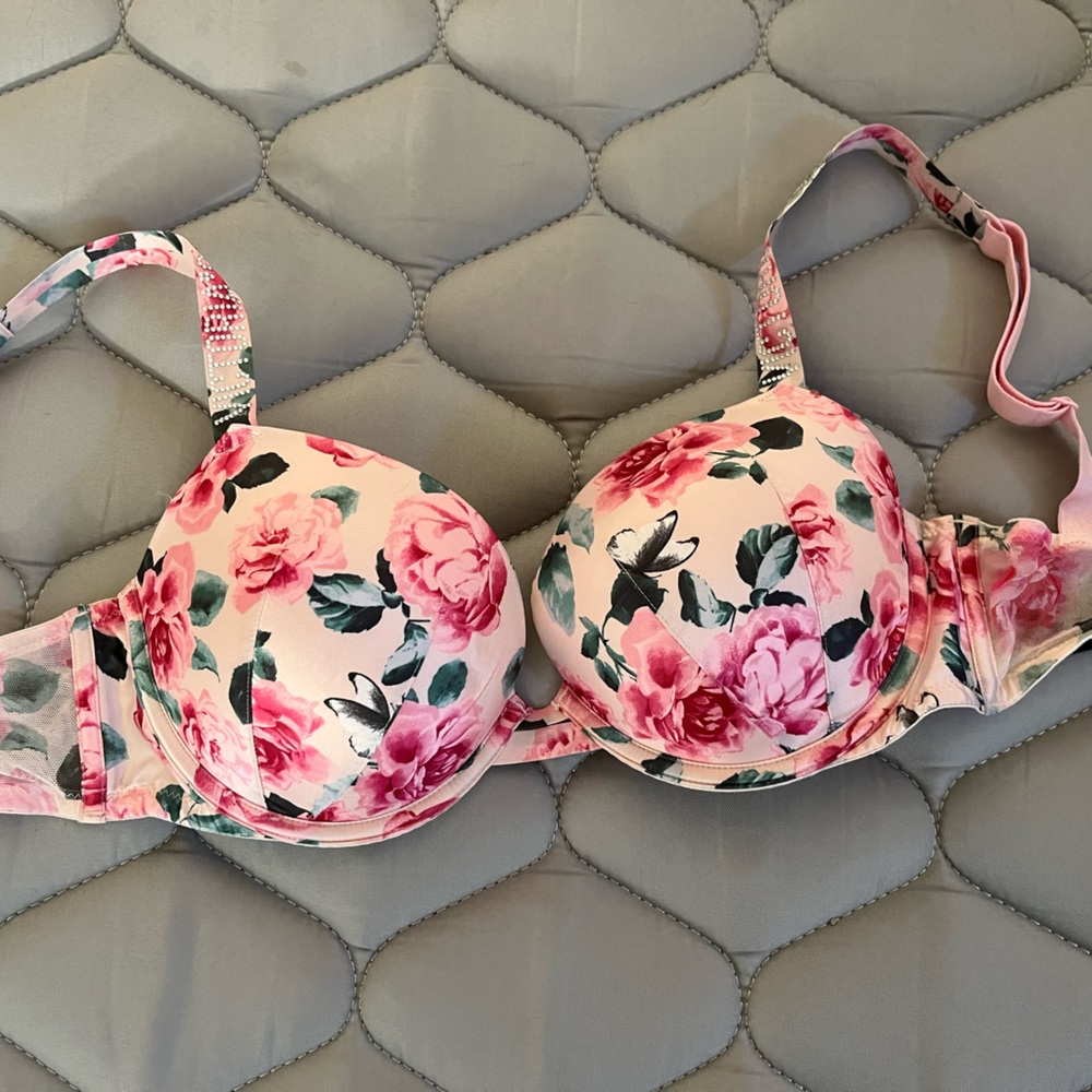NWOT VS Very sexy bra